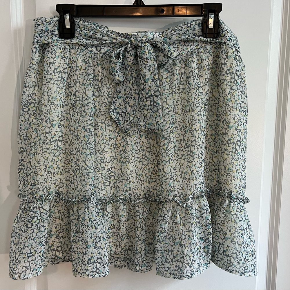 ☀️☀️XL Lauren Conrad skirt with attached shorts.☀️☀️
